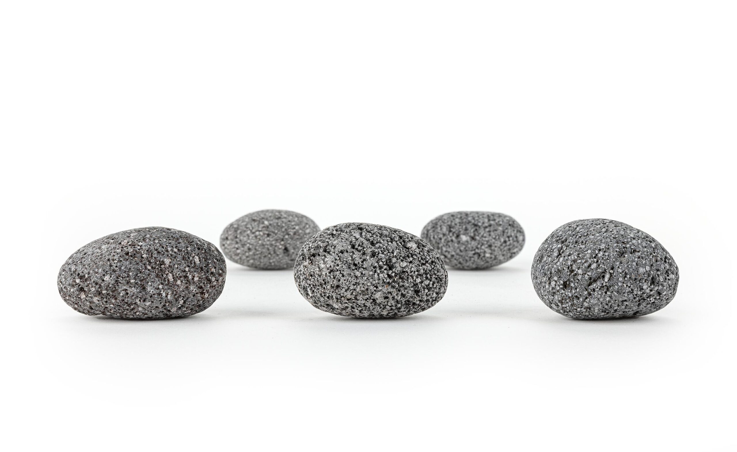 lawa-czarna-otoczaki-pebbles-3-5cm-1-kg